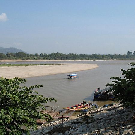 OYO 359 Golden Nakara Place Chiang Saen Dış mekan fotoğraf