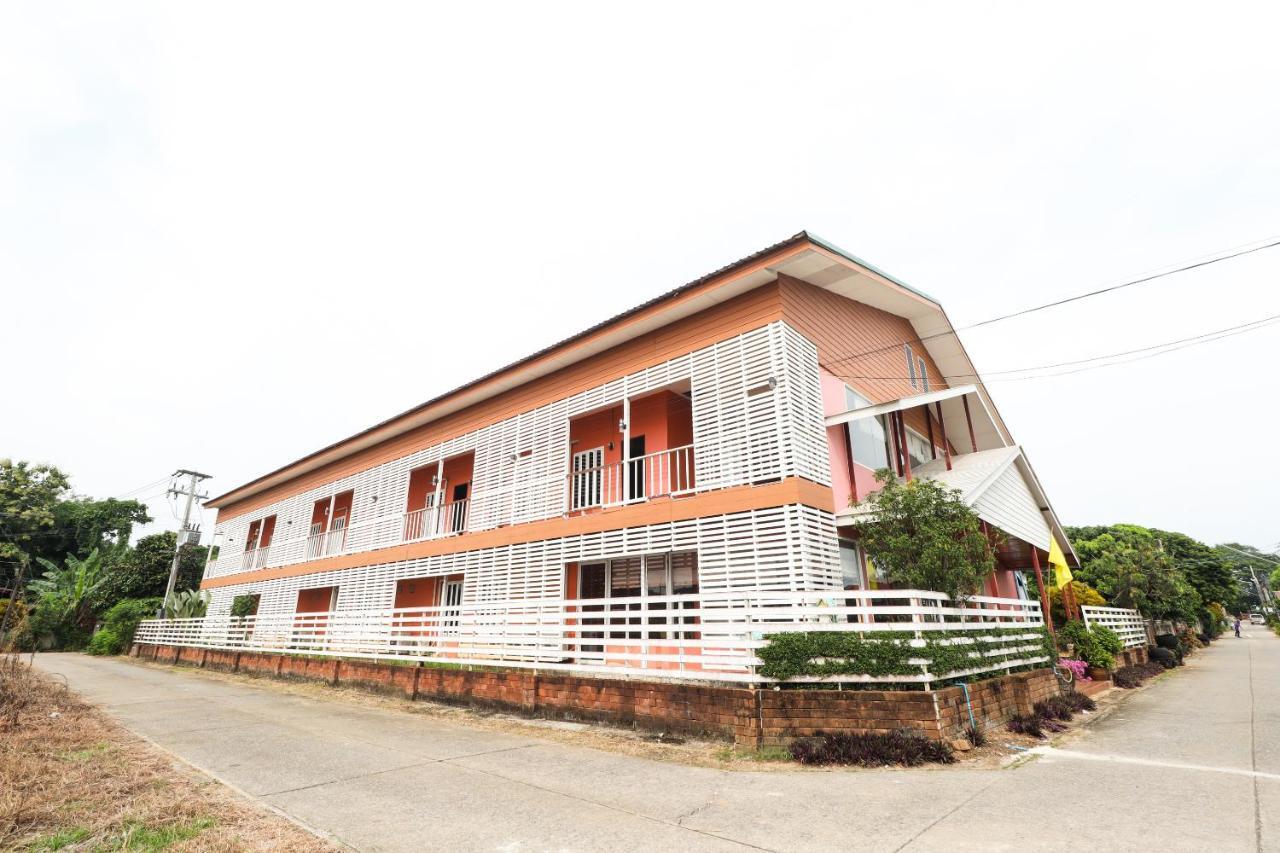OYO 359 Golden Nakara Place Chiang Saen Dış mekan fotoğraf