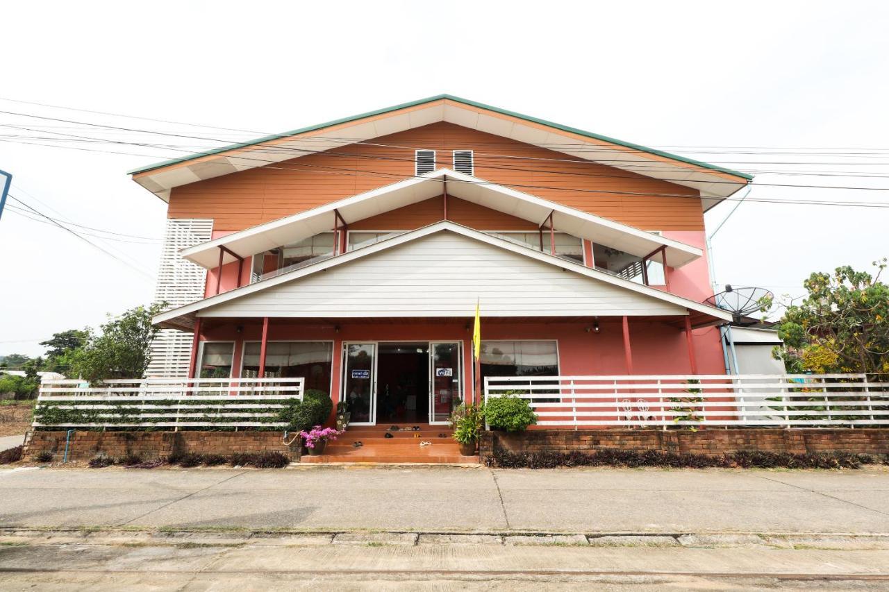 OYO 359 Golden Nakara Place Chiang Saen Dış mekan fotoğraf